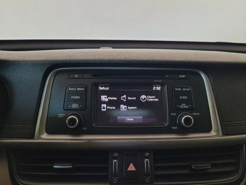 Used 2017 Kia Optima LX FWD image 25