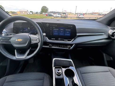Used 2026 Chevrolet Equinox LT FWD image 13