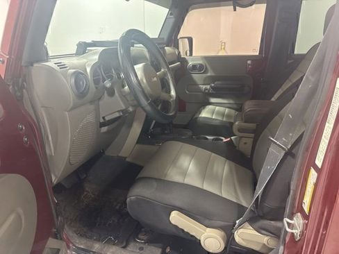 Used 2007 Jeep Wrangler Unlimited Sahara w/ Dual Top Group RWD image 11