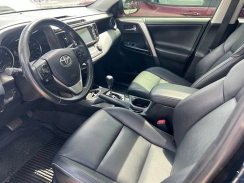 Used 2018 Toyota RAV4 Limited FWD image 5