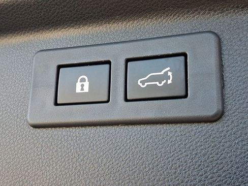 Used 2022 Subaru Forester Touring image 32