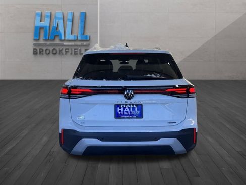 New 2026 Volkswagen Tiguan SE image 4