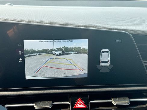 Certified 2025 Kia Niro EX FWD image 17