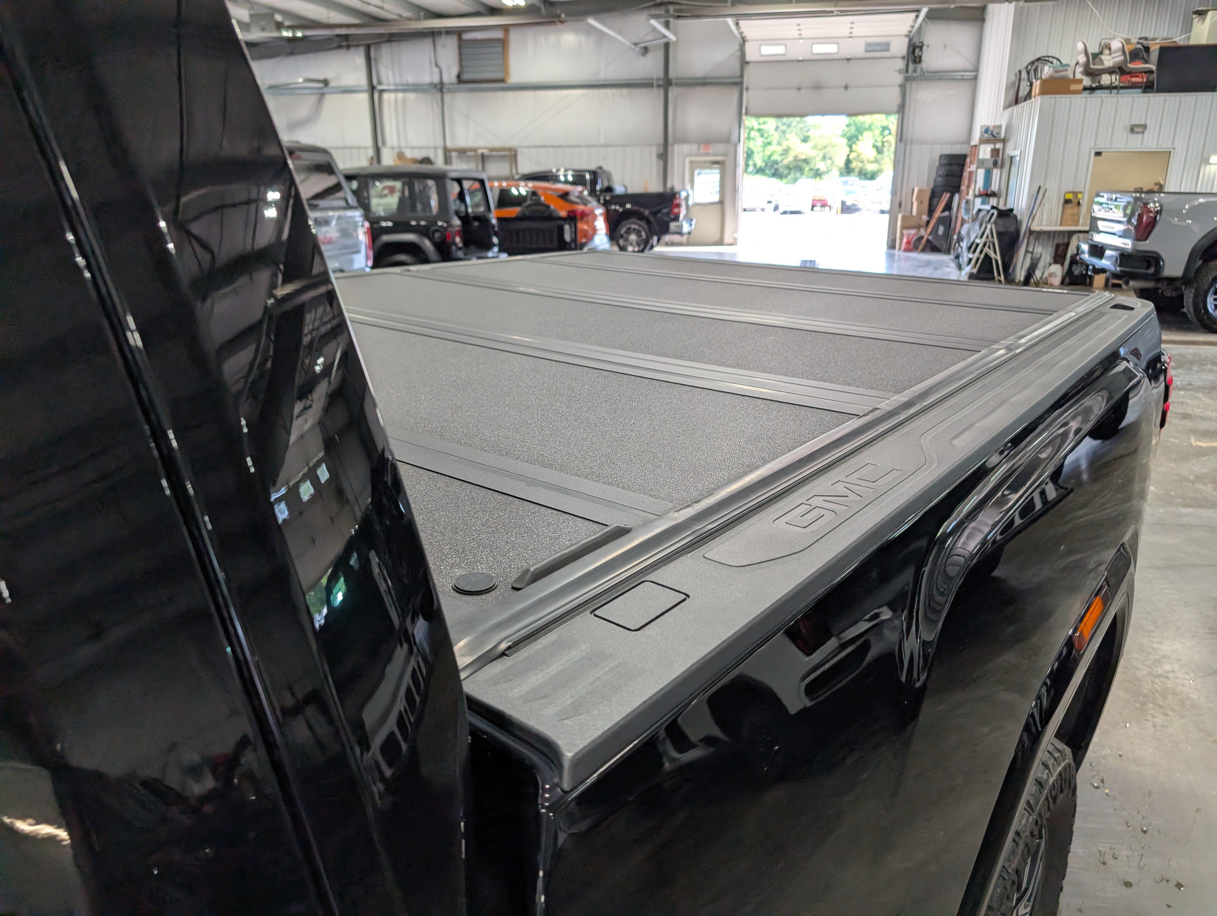 Used 2024 GMC Sierra 2500 Denali Ultimate AWD/4WD image 7