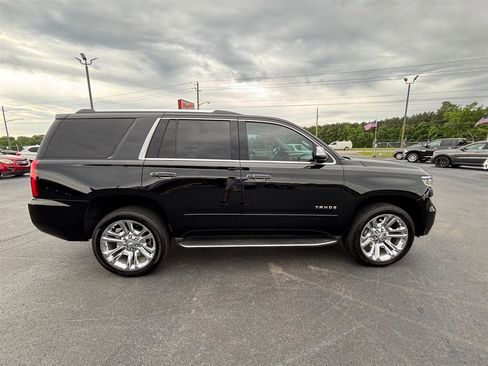 Used 2017 Chevrolet Tahoe Premier AWD/4WD image 10