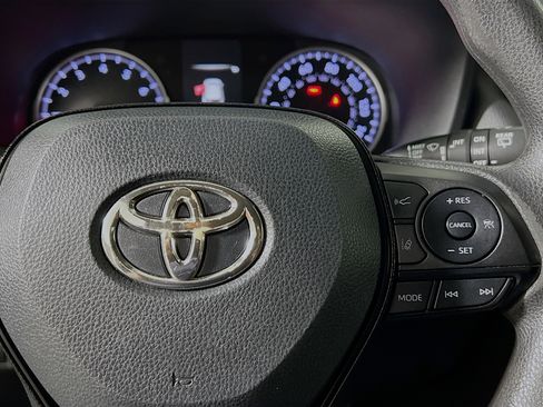 Used 2020 Toyota RAV4 XLE image 20