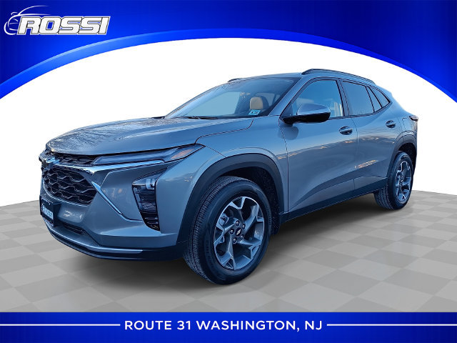 Certified 2025 Chevrolet Trax LT w/ Driver Confidence Package FWD image 1