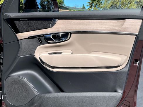 New 2026 Volvo XC90 T8 Plus w/ Protection Package Premier image 31