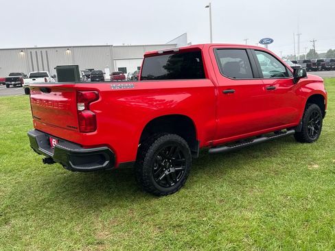 Used 2025 Chevrolet Silverado 1500 Custom Trail Boss w/ Dark Appearance Package AWD/4WD image 9