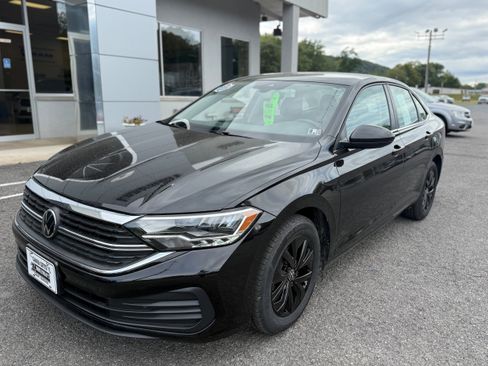 Used 2024 Volkswagen Jetta S image 3