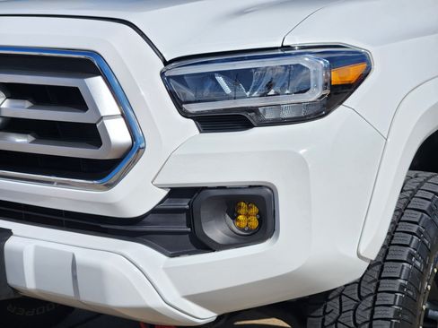 Used 2023 Toyota Tacoma Limited AWD/4WD image 10
