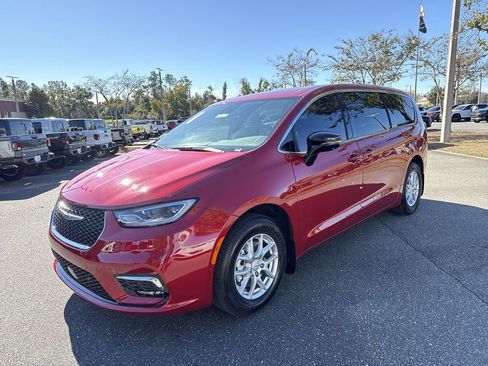 New 2026 Chrysler Pacifica Select image 7