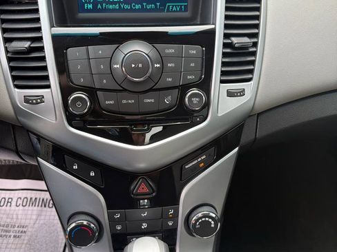 Used 2014 Chevrolet Cruze LS FWD image 13