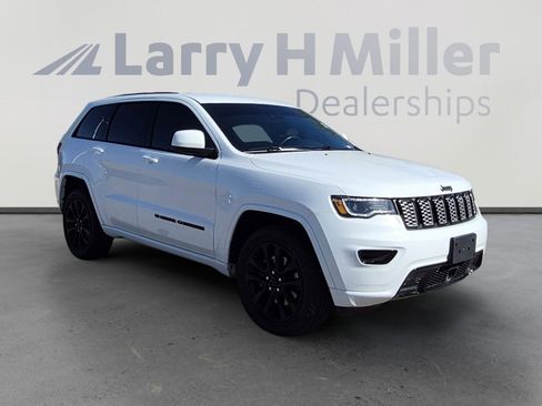 Used 2022 Jeep Grand Cherokee Laredo X image 7