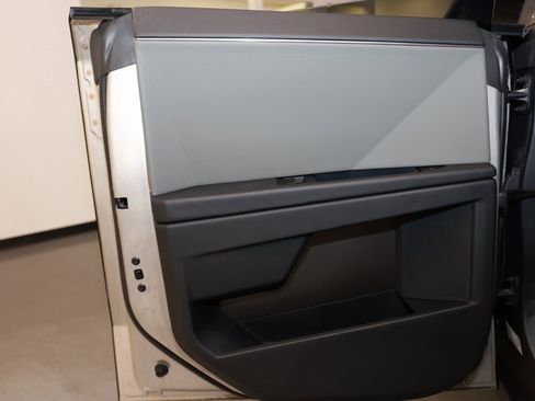 Used 2024 Tesla Cybertruck AWD Crew Cab image 22