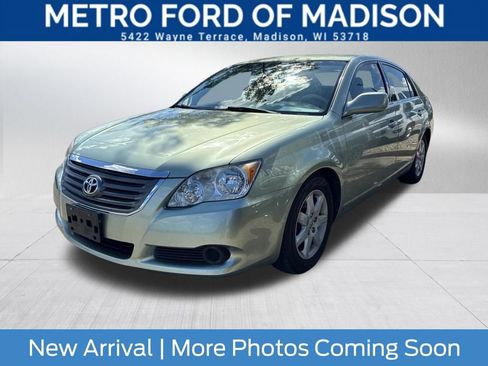 Used 2010 Toyota Avalon XL FWD image 1