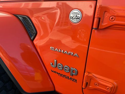 Used 2018 Jeep Wrangler Unlimited Sahara image 47