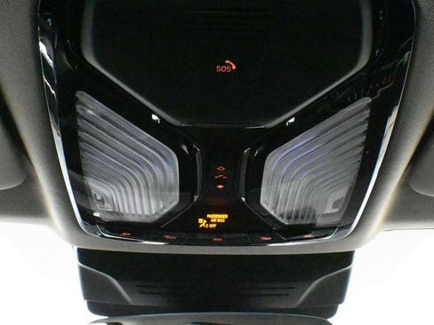 Certified 2024 BMW X7 xDrive40i w/ Premium Package image 21