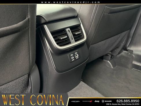 Used 2025 Subaru Outback Premium AWD/4WD image 32