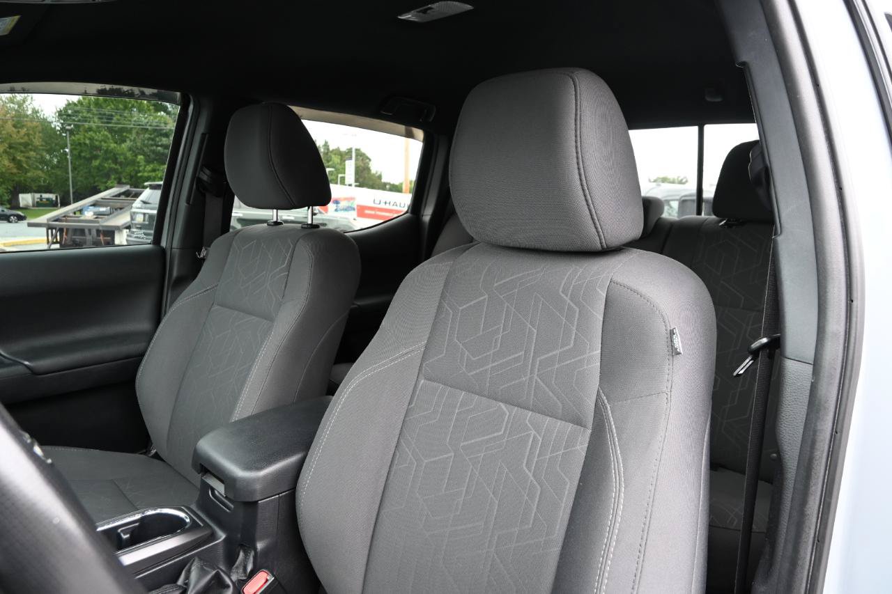 Used 2018 Toyota Tacoma TRD Sport w/ Technology Package AWD/4WD image 24