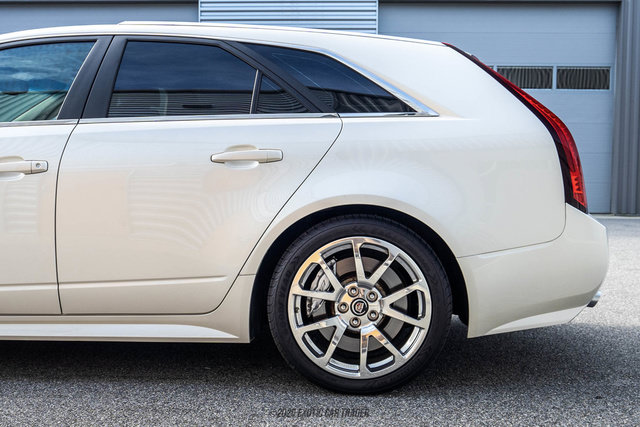 Used 2011 Cadillac CTS V RWD image 4