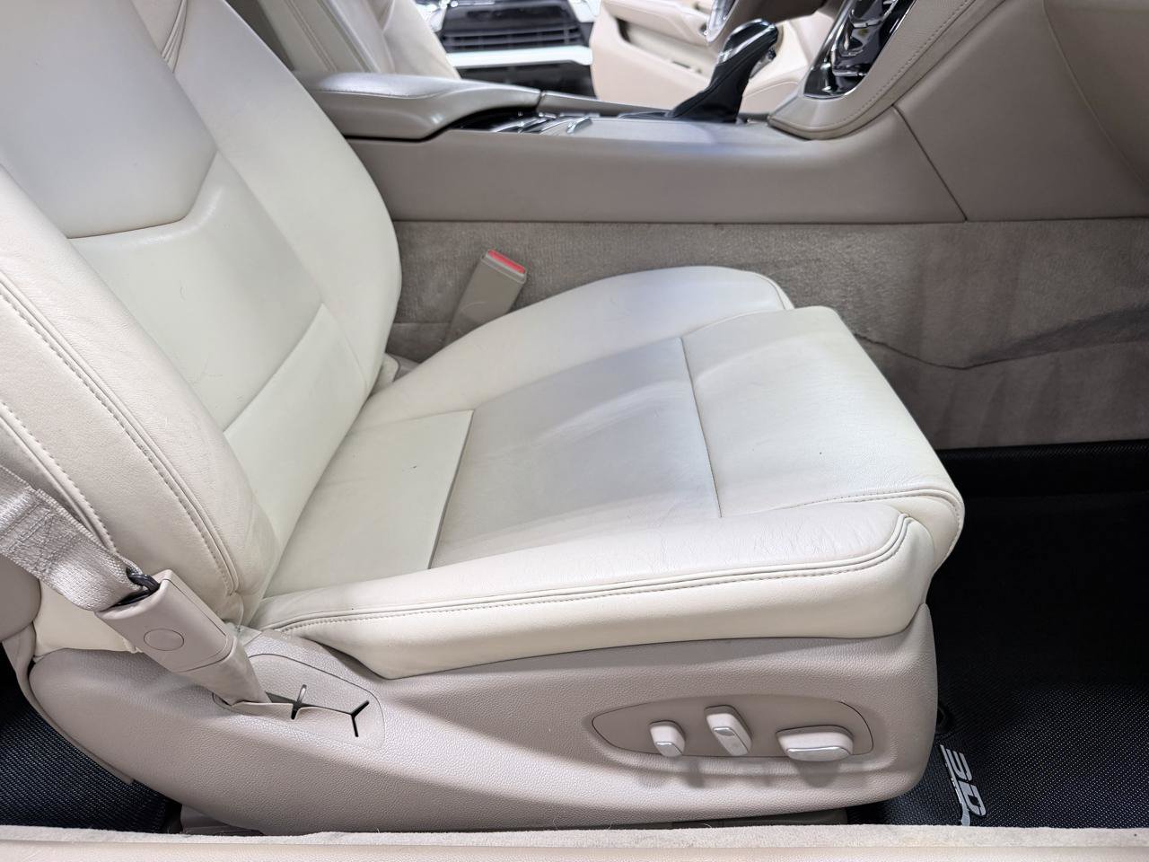 Used 2016 Cadillac ELR FWD image 33