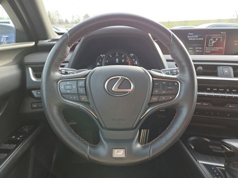 Used 2019 Lexus UX 200 F Sport image 35