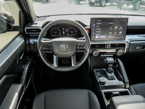 Used 2025 Toyota Tacoma TRD Off-Road AWD/4WD image 30