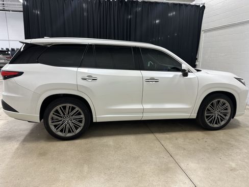 Used 2024 Lexus TX 350 AWD w/ Technology Package image 11