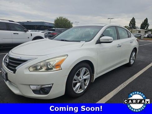 Used 2015 Nissan Altima 2.5 SV w/ Convenience Package FWD image 1
