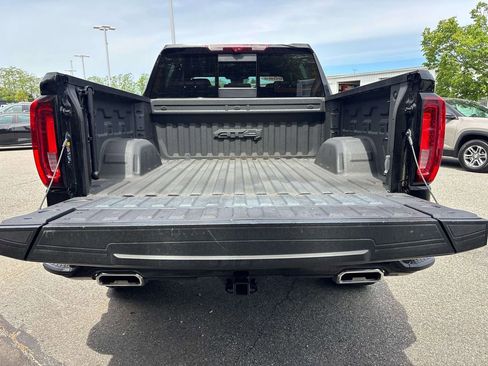 Used 2024 GMC Sierra 1500 AT4 w/ Technology Package AWD/4WD image 16