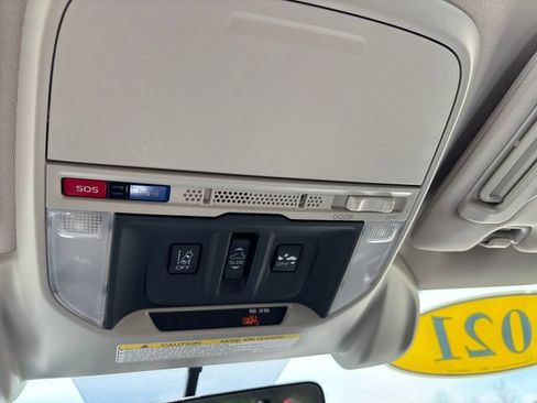 Used 2021 Subaru Forester Premium AWD/4WD image 17