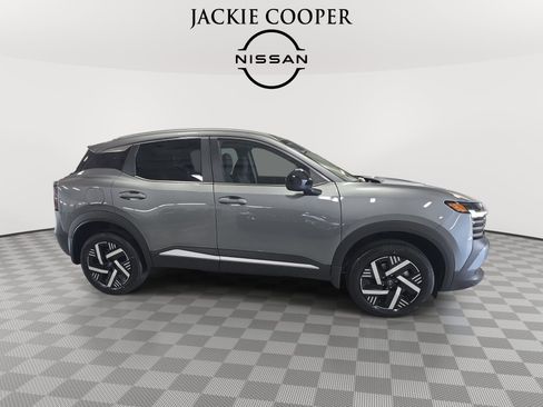 New 2026 Nissan Kicks SV w/ SV Premium Package FWD image 4