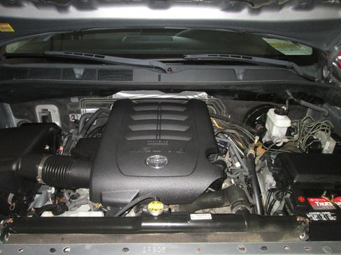 Used 2011 Toyota Tundra 4x4 Double Cab w/ Tow Pkg image 26