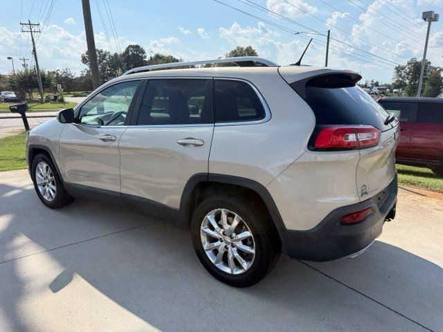 Used 2015 Jeep Cherokee Limited w/ Trailer Tow Group FWD image 5