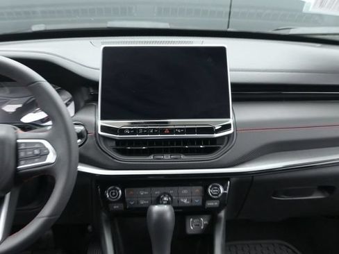 Used 2024 Jeep Compass Trailhawk w/ Sun and Sound Group AWD/4WD image 25