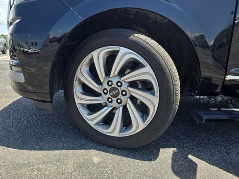 Used 2022 Lincoln Navigator Reserve AWD/4WD image 31