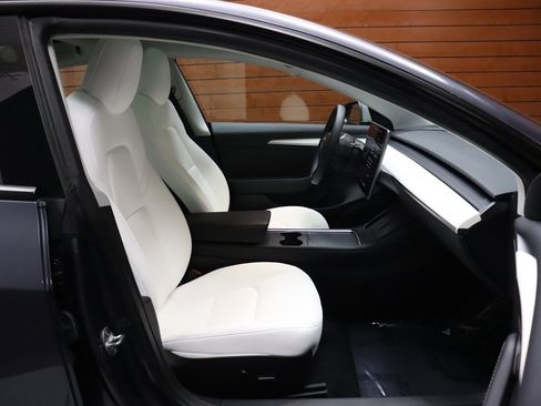Used 2022 Tesla Model 3 image 29
