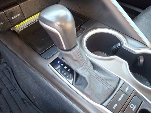 Used 2021 Toyota Camry XLE w/ Navigation Package image 15