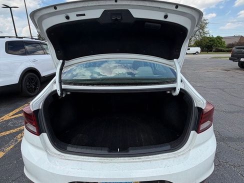 Used 2019 Hyundai Elantra SEL FWD image 21
