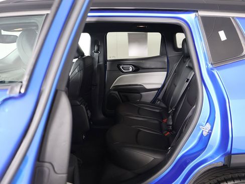 Used 2025 Jeep Compass Limited AWD/4WD image 30
