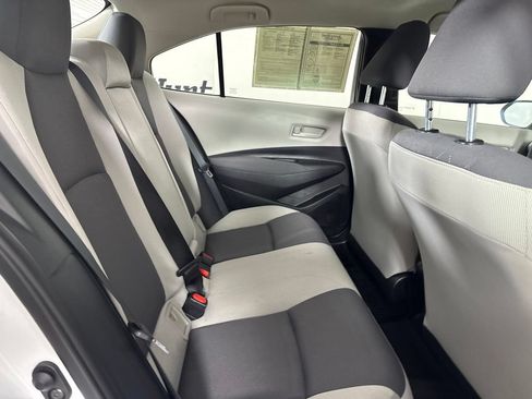 Used 2025 Toyota Corolla LE FWD image 27