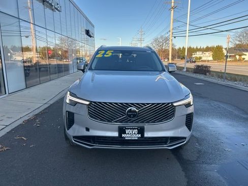 Certified 2025 Volvo XC90 B6 Plus image 7