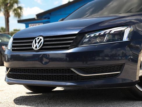 Used 2015 Volkswagen Passat 1.8T SE FWD image 16