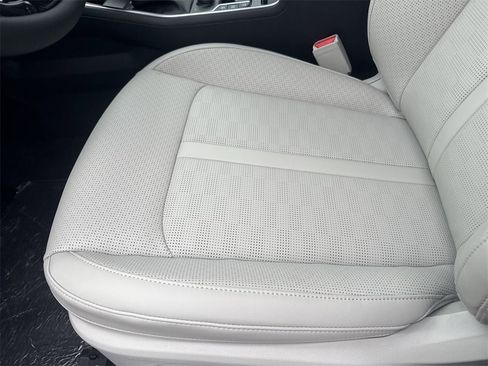 New 2025 Kia Sorento S image 9