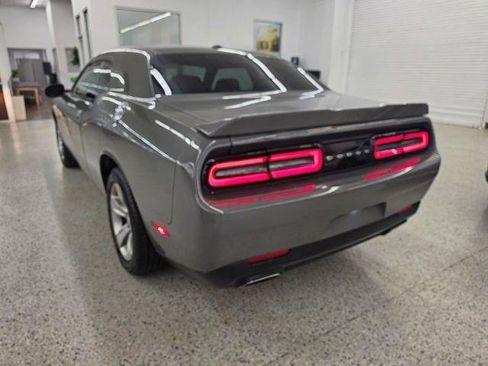 Used 2018 Dodge Challenger SXT RWD image 6