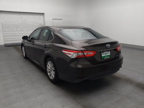 Used 2018 Toyota Camry LE FWD image 5