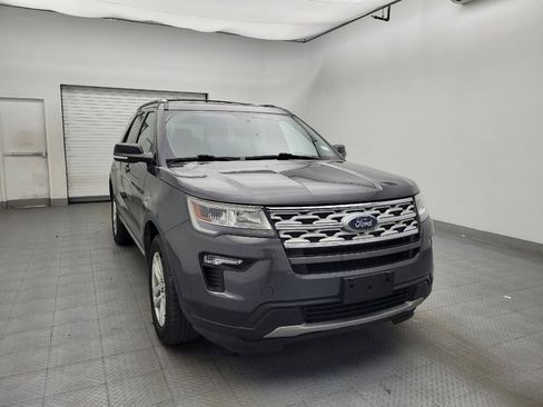 Used 2018 Ford Explorer XLT w/ Equipment Group 202A AWD/4WD image 14