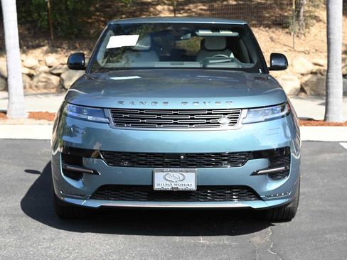 Used 2025 Land Rover Range Rover Sport Dynamic SE AWD/4WD image 2