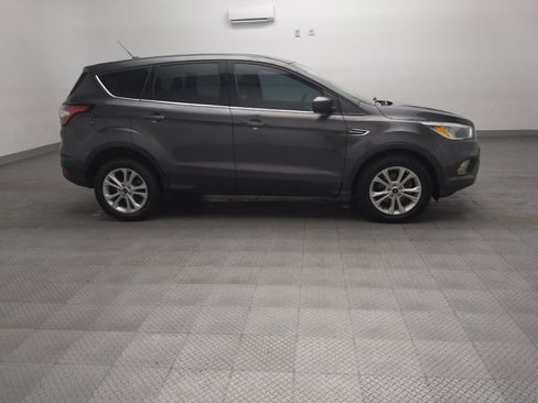 Used 2017 Ford Escape SE FWD image 11